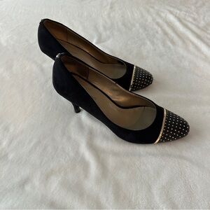 Bandolino Black Gold Studded Cap Toe Heels Pumps Women’s 9.5M